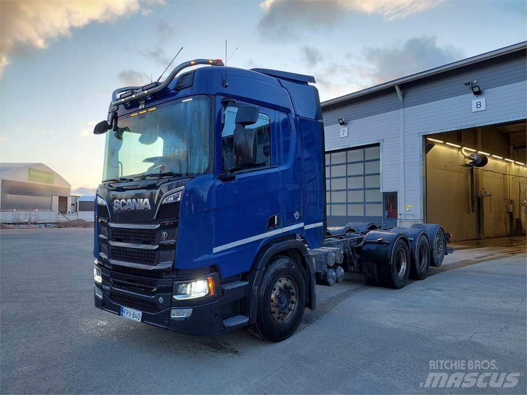 Scania R580 Camiões de chassis e cabine