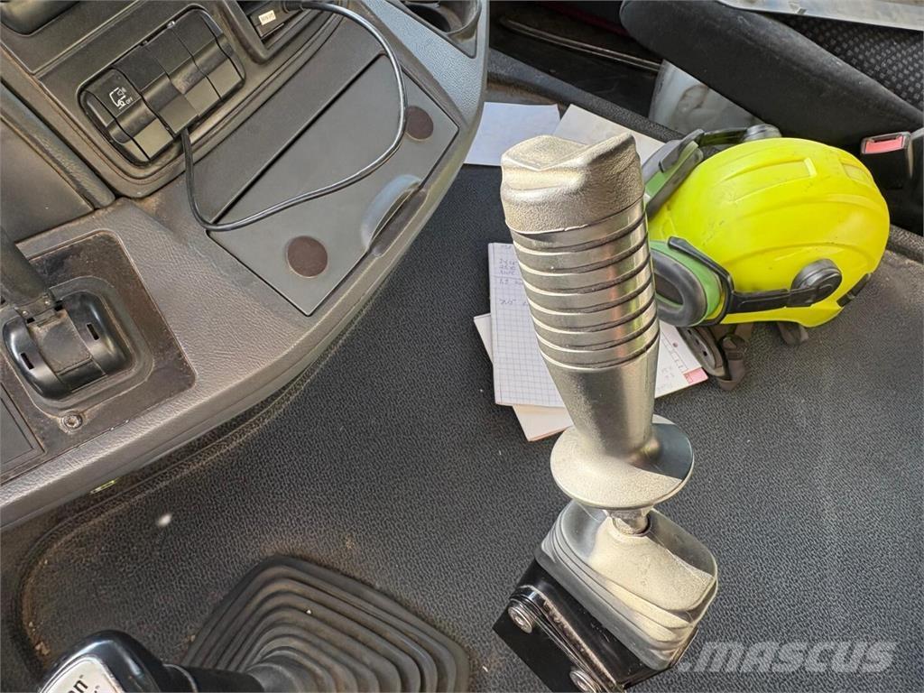 Sisu Polar 10x4 Camiões basculantes