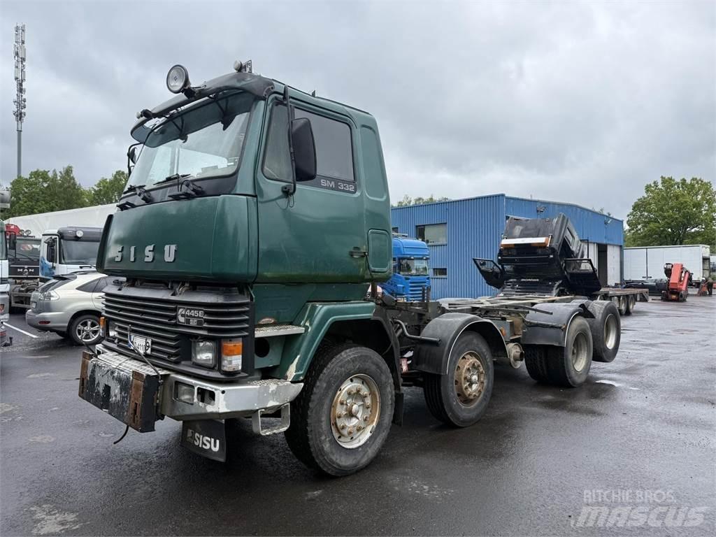 Sisu Sm332 8x2 Camiões de chassis e cabine