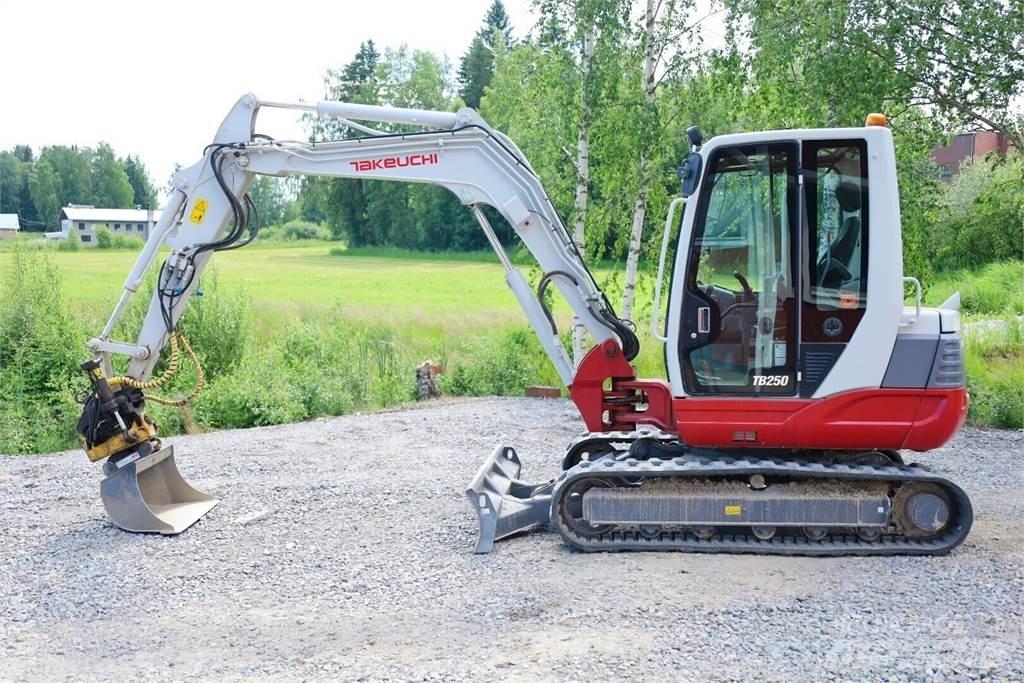 Takeuchi TB250 Miniescavadeiras