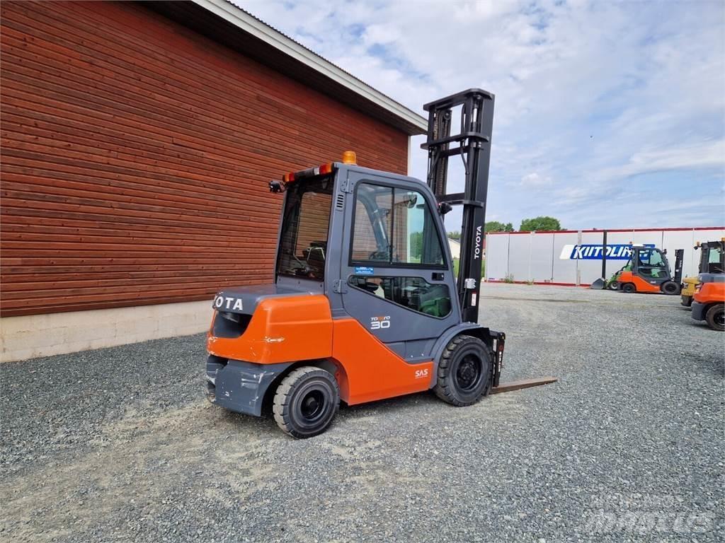 Toyota 02-8FDF30 Empilhadores Diesel