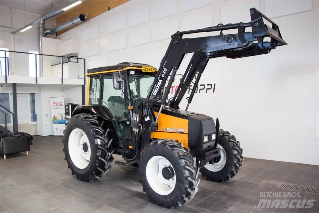 Valtra 800 Tratores Agrícolas usados