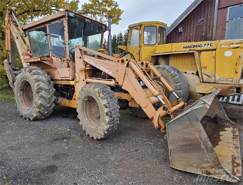 Valtra C 912M-4 Retroescavadeiras