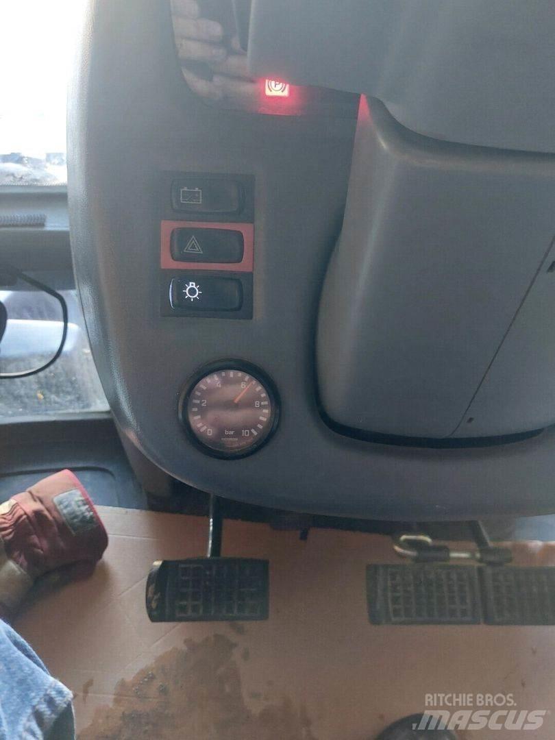 Valtra T202 D Tratores Agrícolas usados