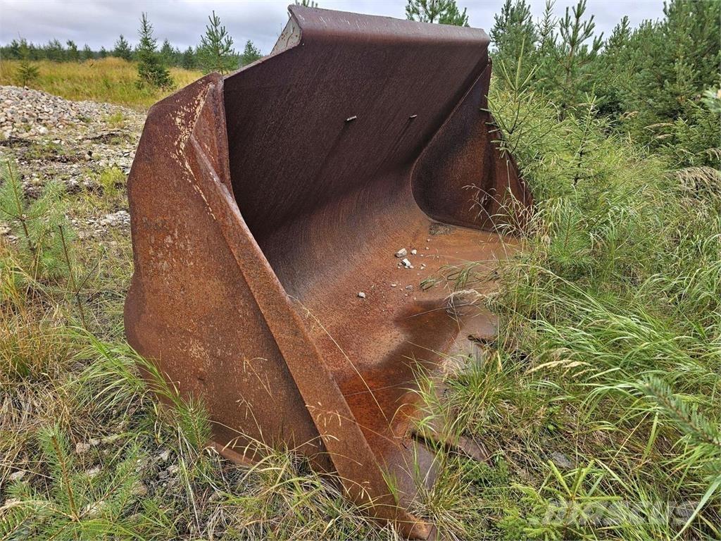 Volvo BM Maakauha Baldes