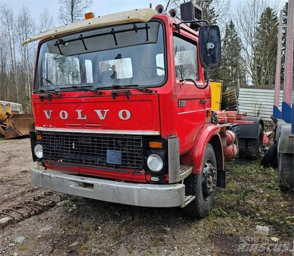 Volvo F720 Camiões Ampliroll