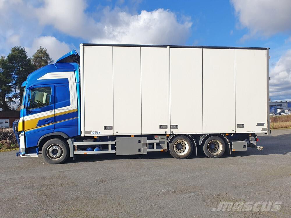 Volvo FH16 6x2 -17 Caminhões de caixa fechada