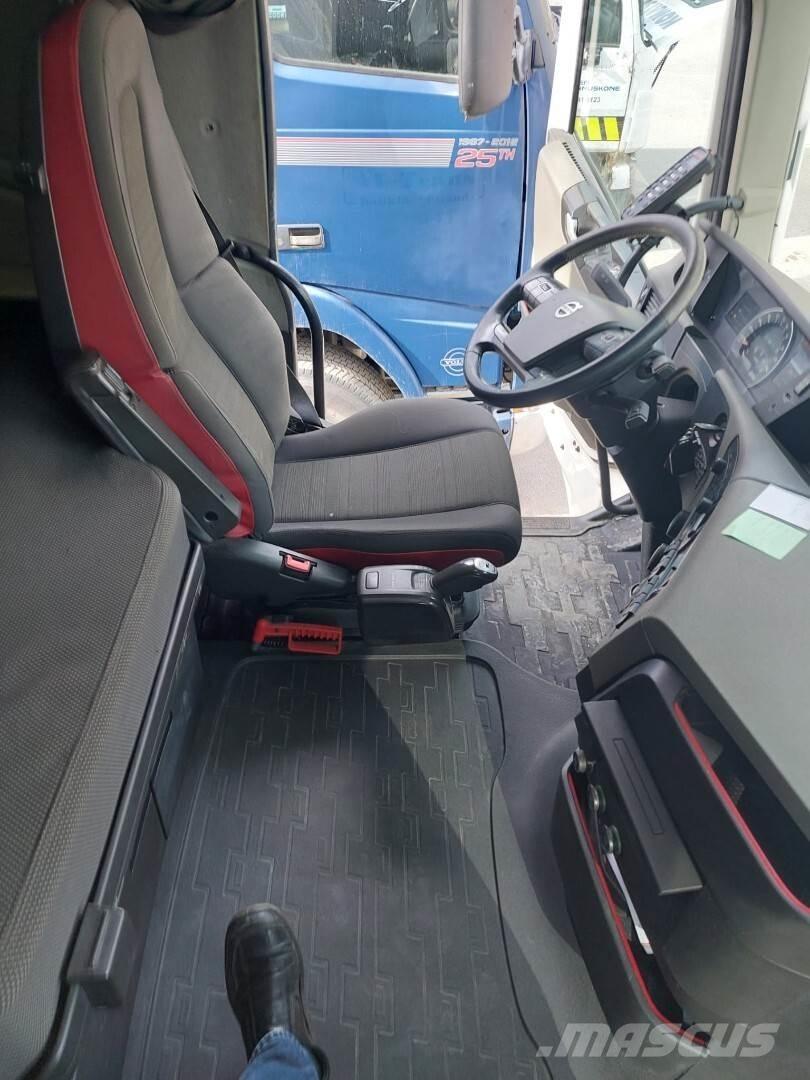 Volvo FH500 8x4 Camiões Ampliroll