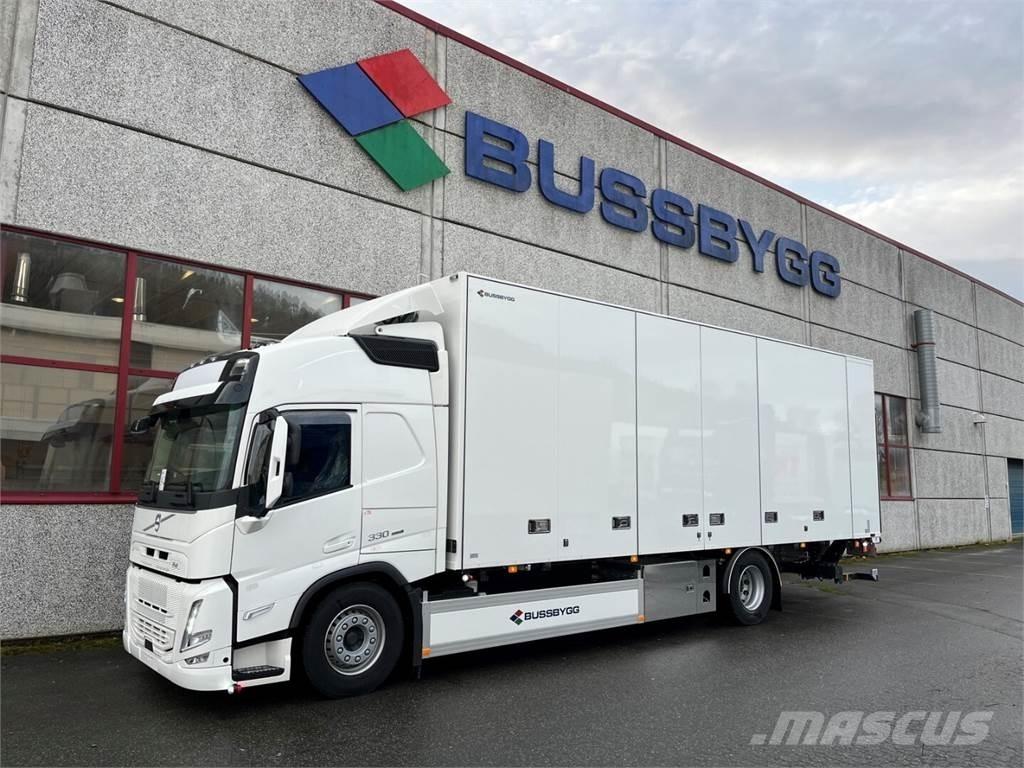 Volvo FM330 4x2 Caminhões de caixa fechada