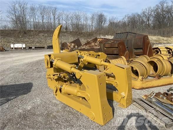 CAT D8 Escarificadores