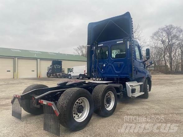 Freightliner CASCADIA 116 Cavalos Mecânicos