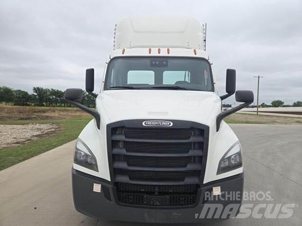 Freightliner CASCADIA 116 Cavalos Mecânicos