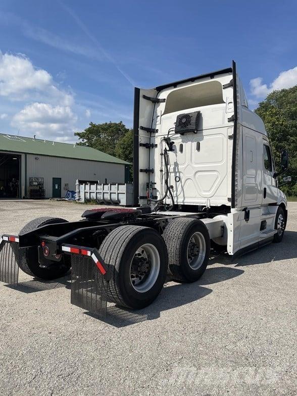 Freightliner CASCADIA 116 Cavalos Mecânicos