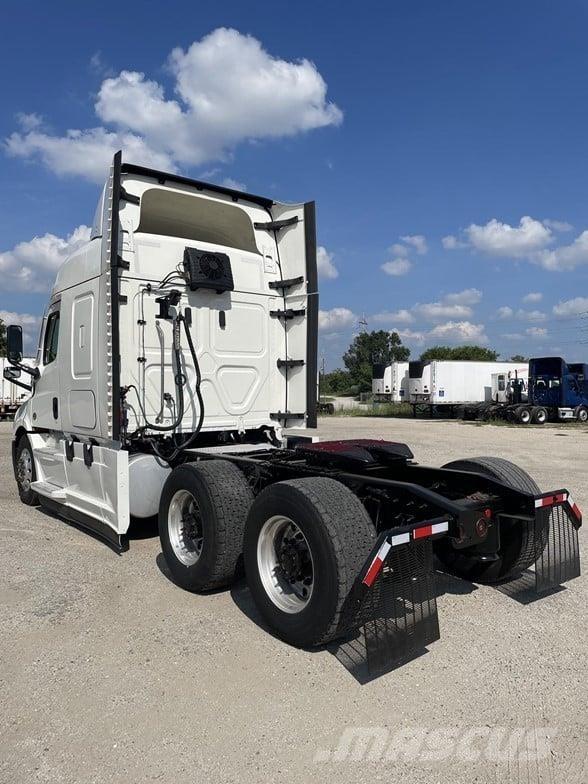 Freightliner CASCADIA 116 Cavalos Mecânicos