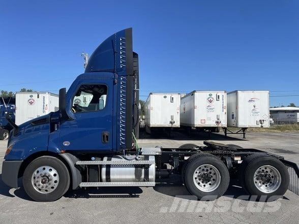 Freightliner CASCADIA 116 Cavalos Mecânicos