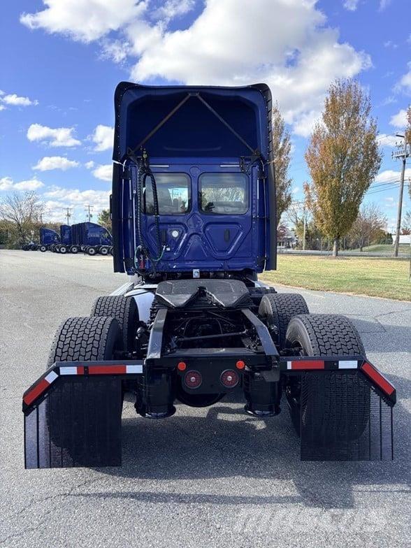 Freightliner CASCADIA 116 Cavalos Mecânicos
