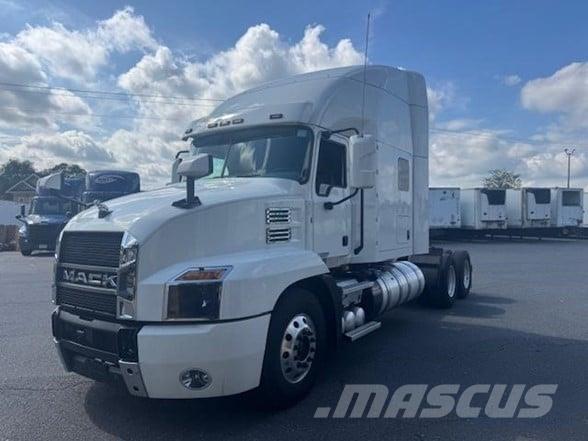 Mack ANTHEM 64T Cavalos Mecânicos