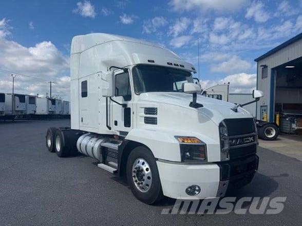 Mack ANTHEM 64T Cavalos Mecânicos