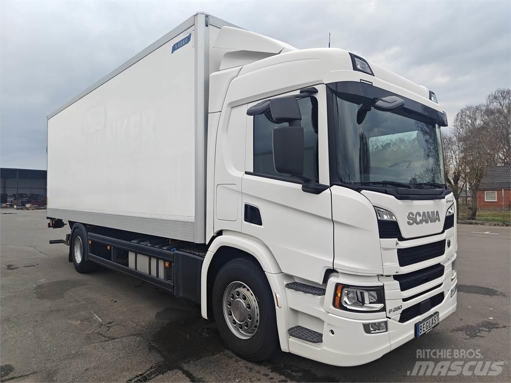 Scania P280 Caminhões de caixa fechada