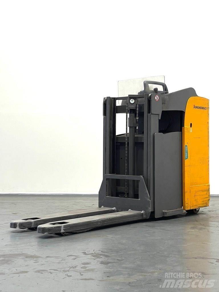 Jungheinrich ESD 120 Empilhador para operador externo