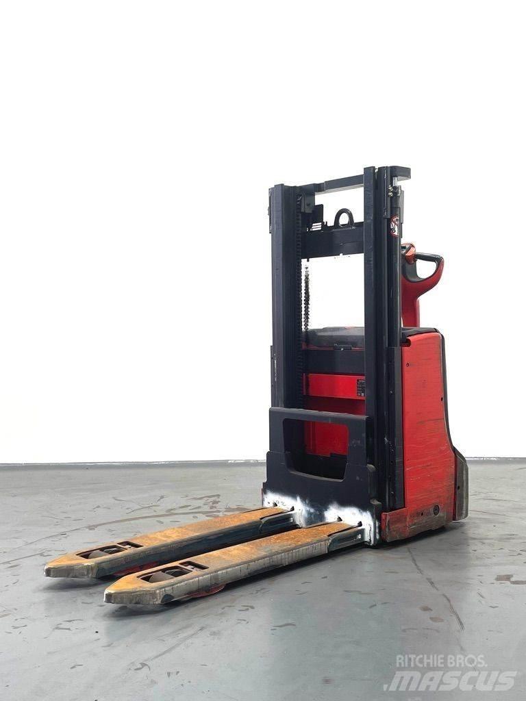 Linde D06-1160 Empilhador para operador externo