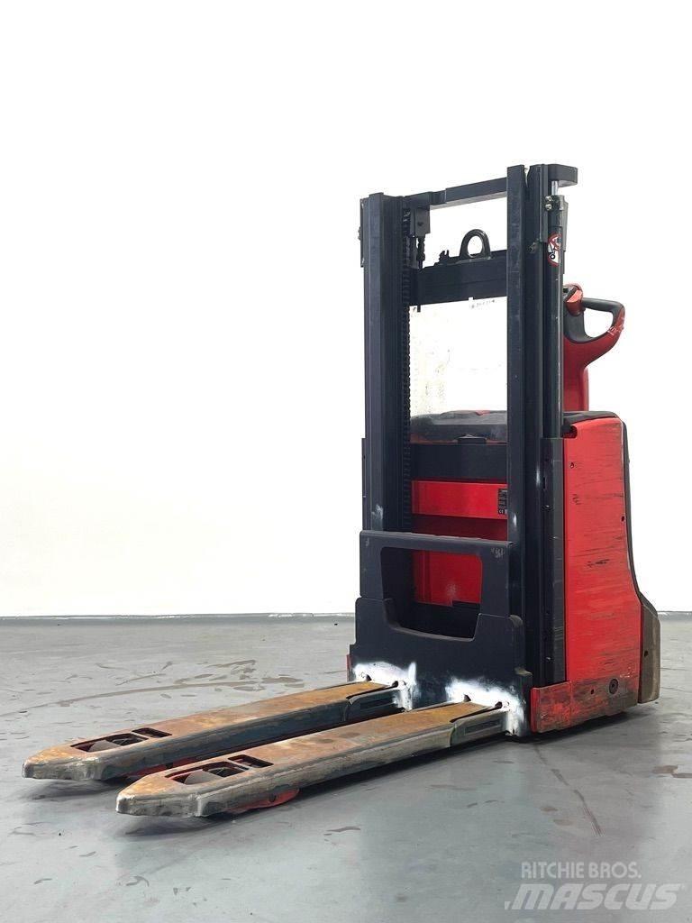 Linde D06-1160 Empilhador para operador externo