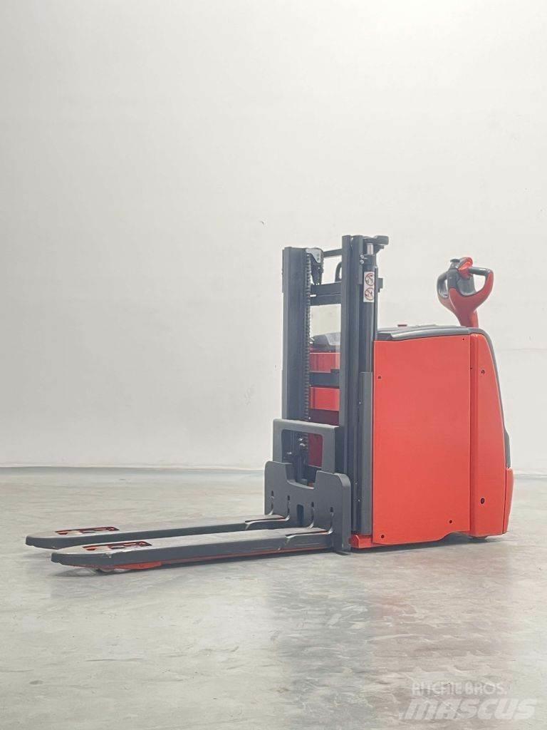 Linde D10 ACC-1163 Empilhador para operador externo