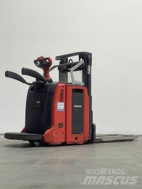 Linde D12HPAP Empilhador para operador externo