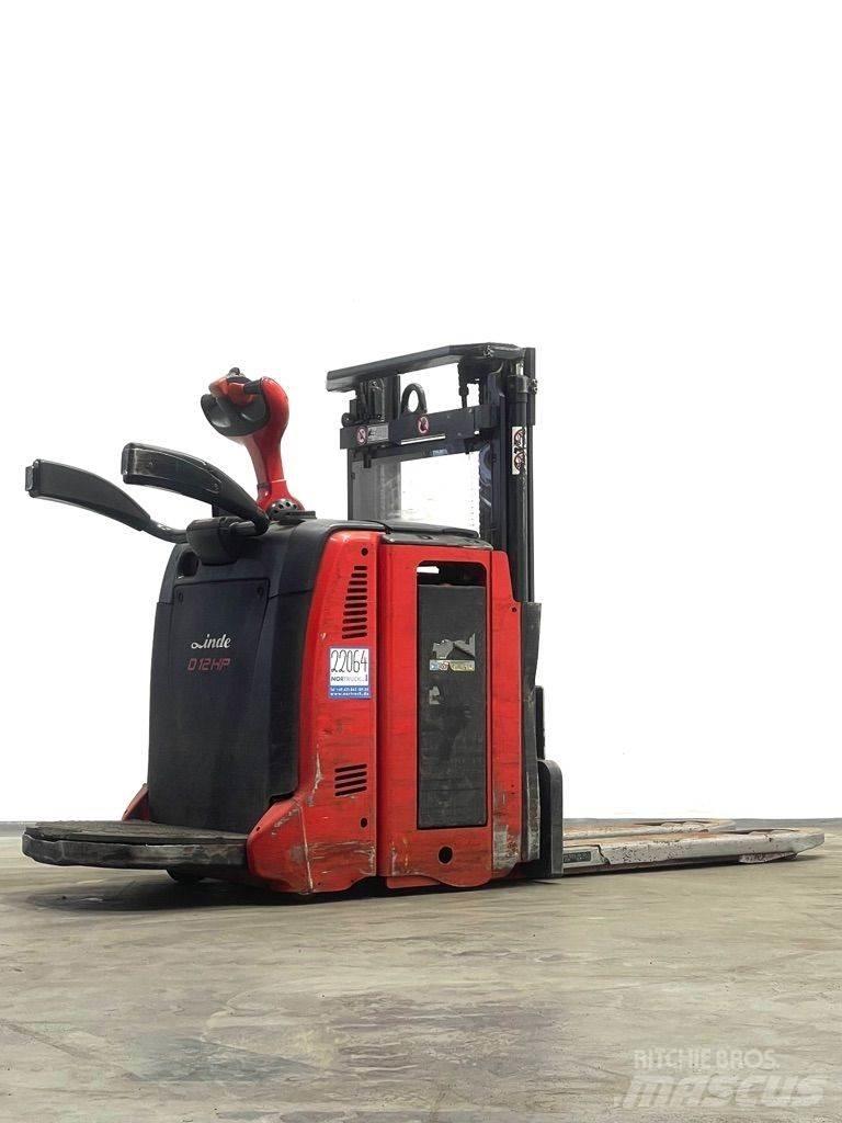 Linde D12HPAP-133 Empilhador para operador externo