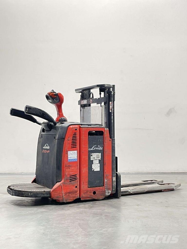 Linde D12HPAP-133 Empilhador para operador externo