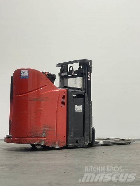 Linde D12HPSP Empilhador para operador externo