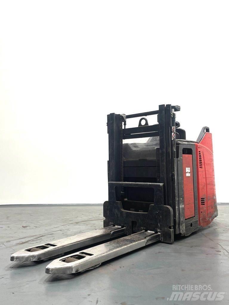 Linde D12HPSP-133 Empilhador para operador externo