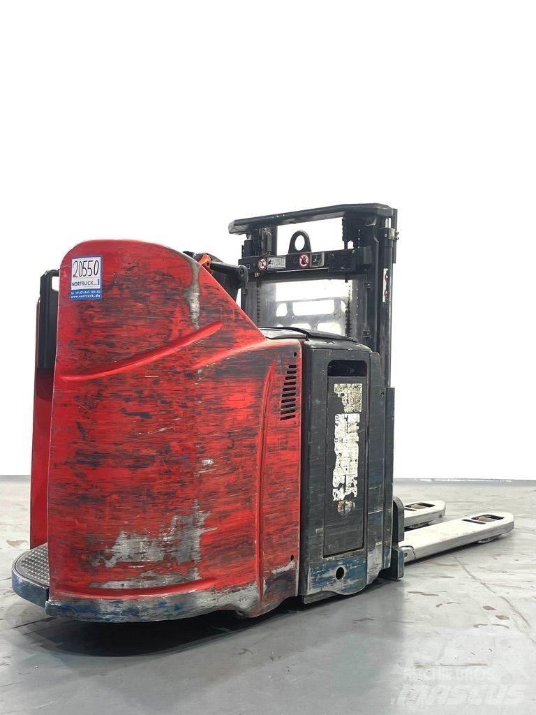 Linde D12HPSP-133 Empilhador para operador externo