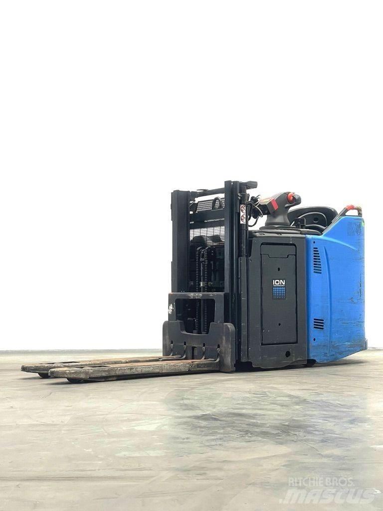 Linde D12HPSP-133 Empilhador para operador externo