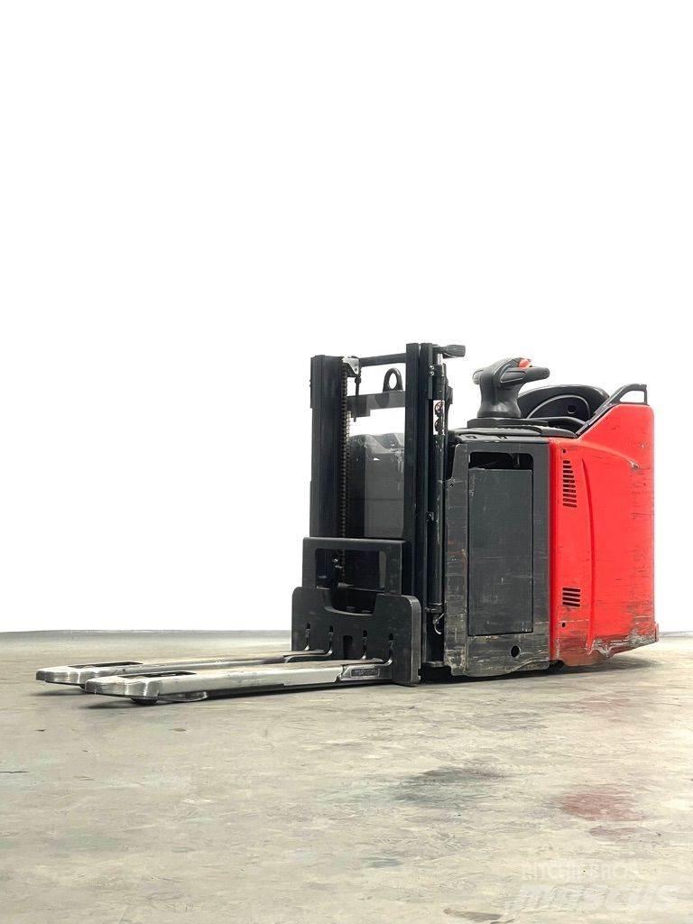 Linde D12HPSP-133 Empilhador para operador externo