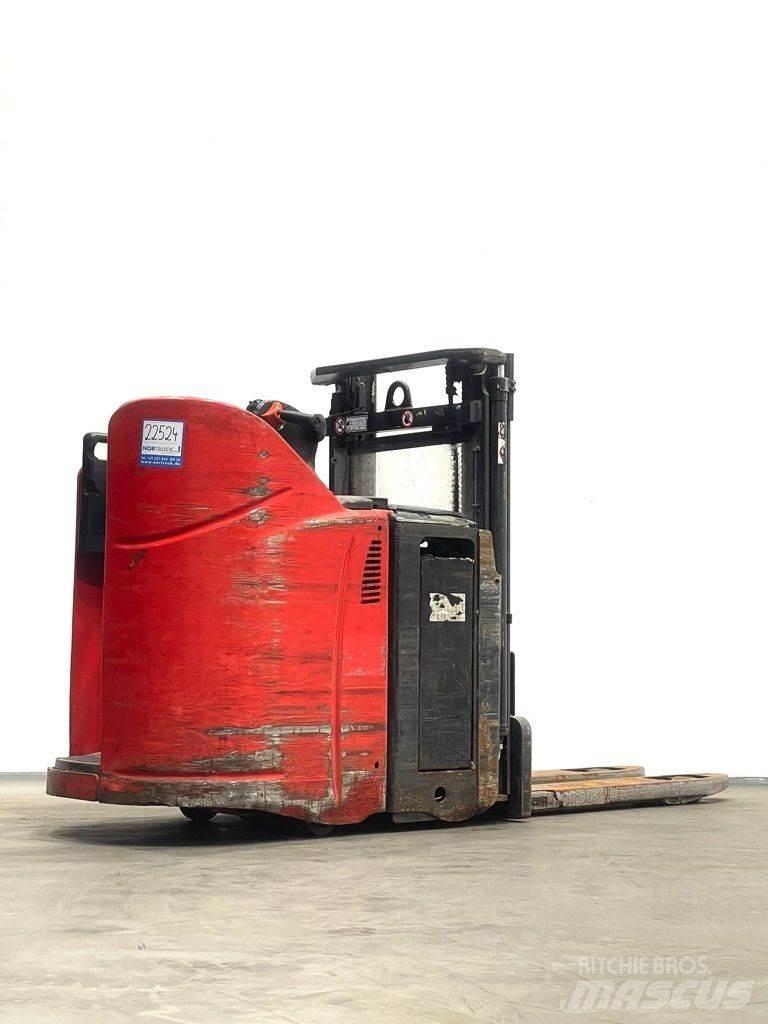 Linde D12HPSP-133 Empilhador para operador externo