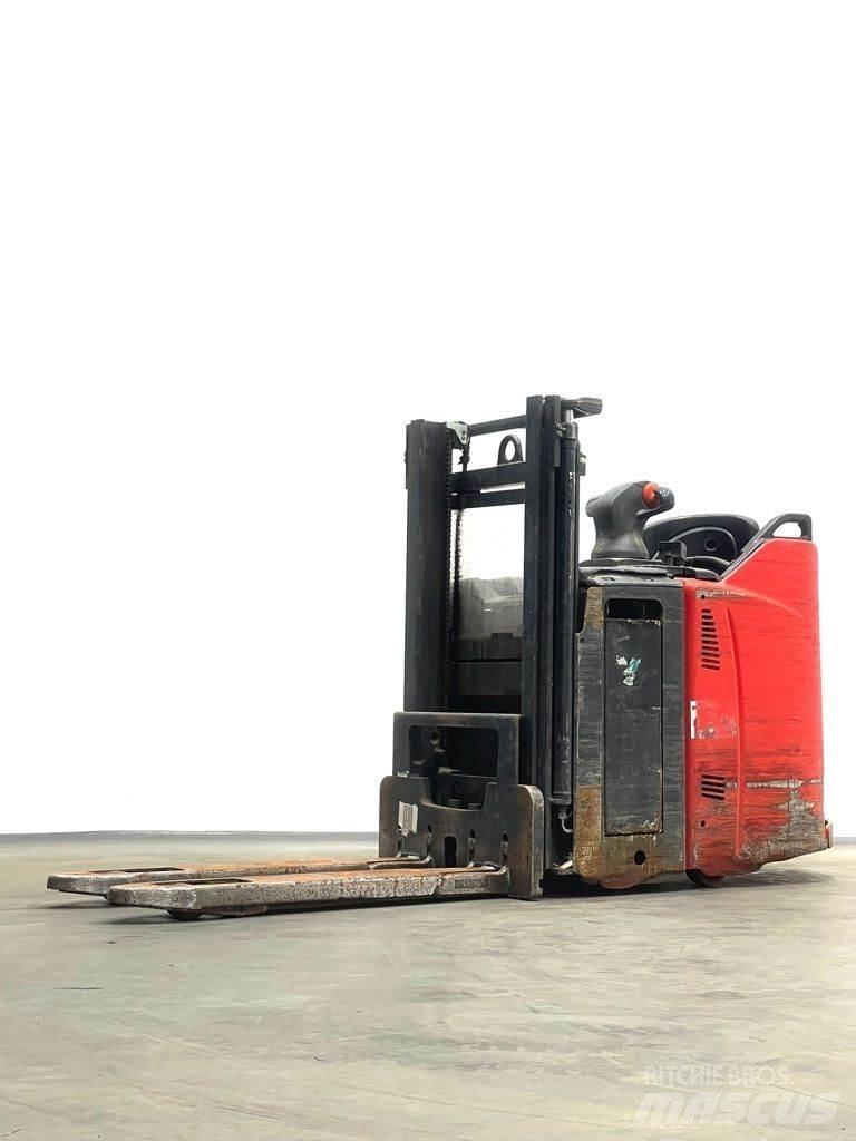 Linde D12HPSP-133 Empilhador para operador externo