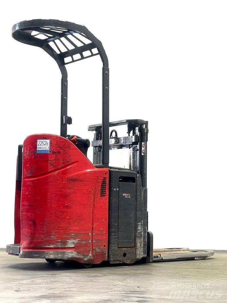Linde D12HPSP-133 Empilhador para operador externo
