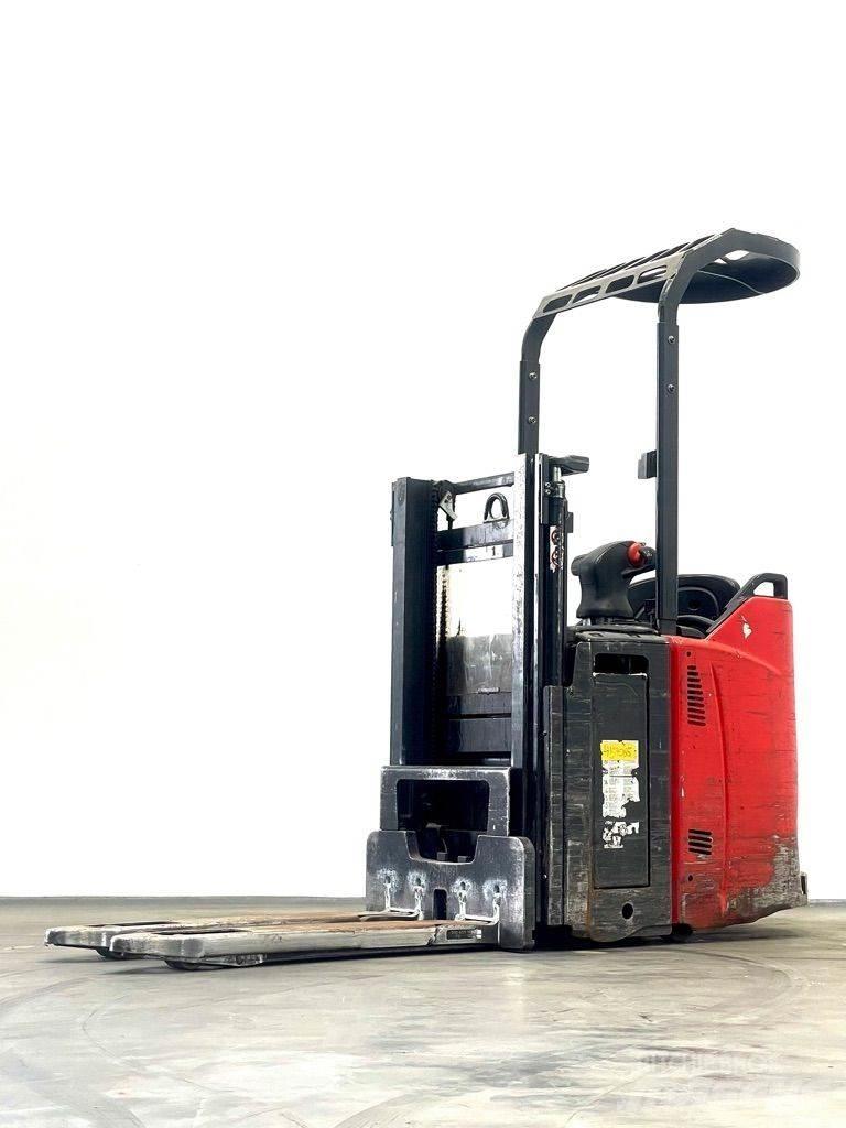 Linde D12HPSP-133 Empilhador para operador externo