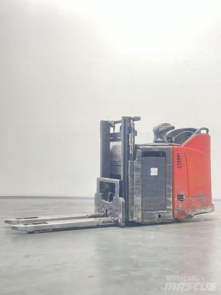 Linde D12HPSP-133 Empilhador para operador externo
