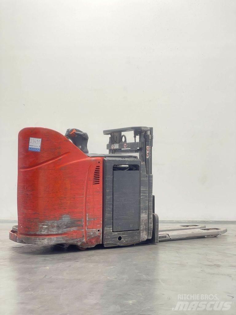 Linde D12HPSP-133 Empilhador para operador externo