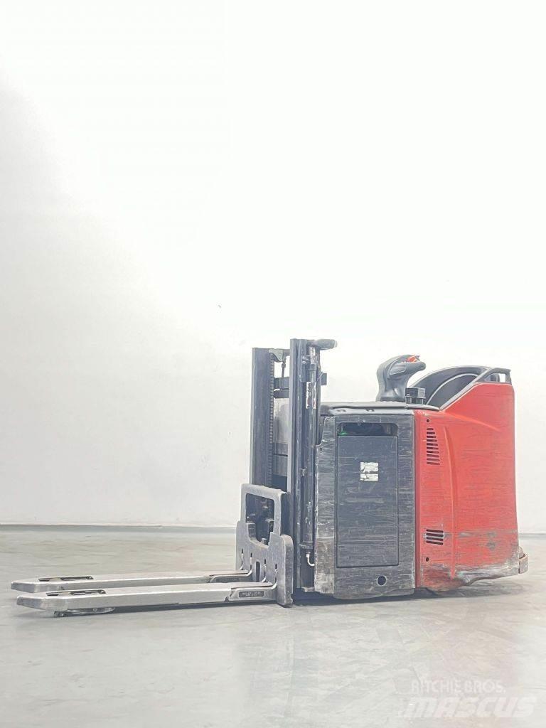 Linde D12HPSP-133 Empilhador para operador externo