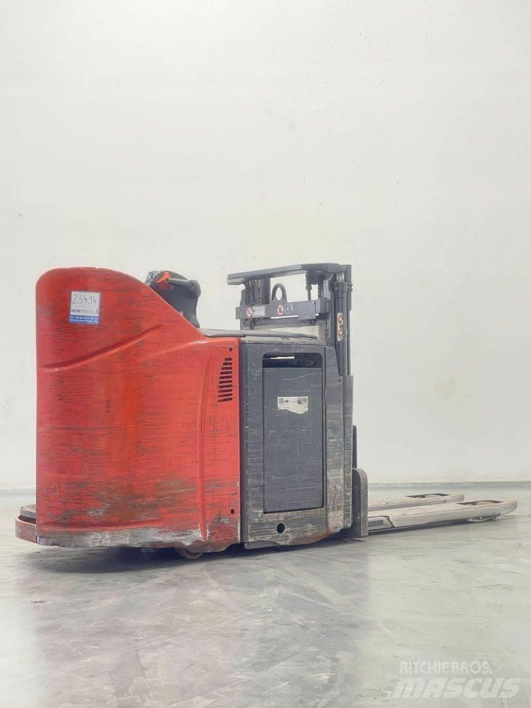 Linde D12HPSP-133 Empilhador para operador externo