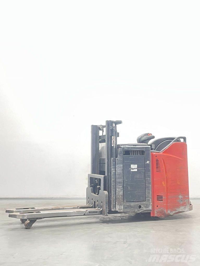 Linde D12HPSP-133 Empilhador para operador externo
