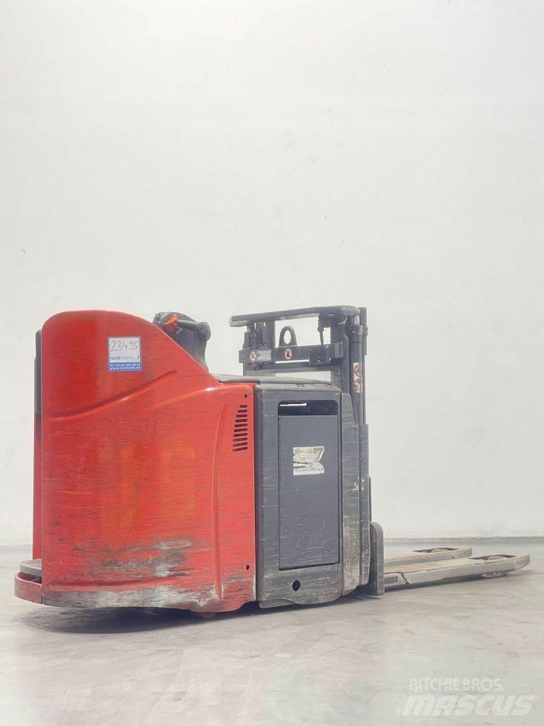 Linde D12HPSP-133 Empilhador para operador externo