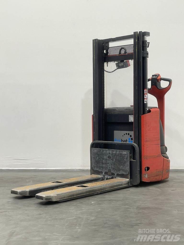 Linde L12 Empilhador para operador externo