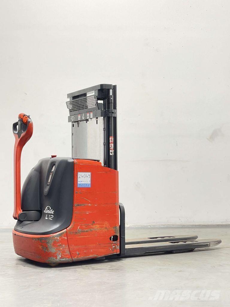 Linde L12i-1172 Empilhador para operador externo