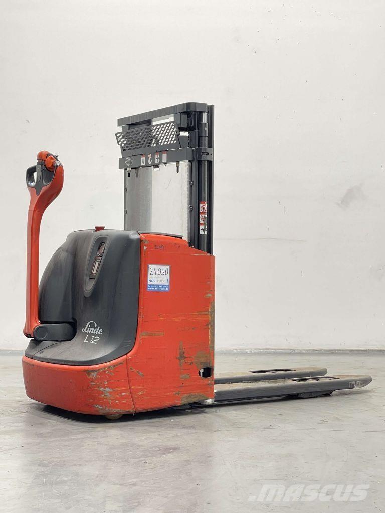 Linde L12i-1172 Empilhador para operador externo