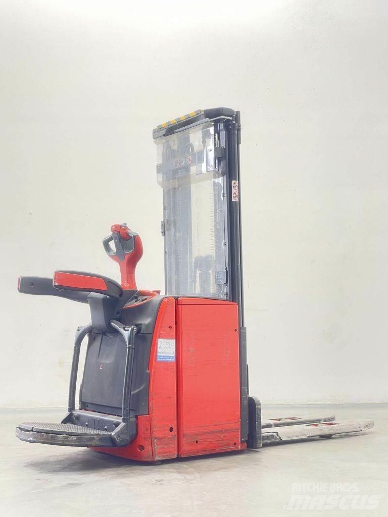Linde L14AP-1173 Empilhador para operador externo