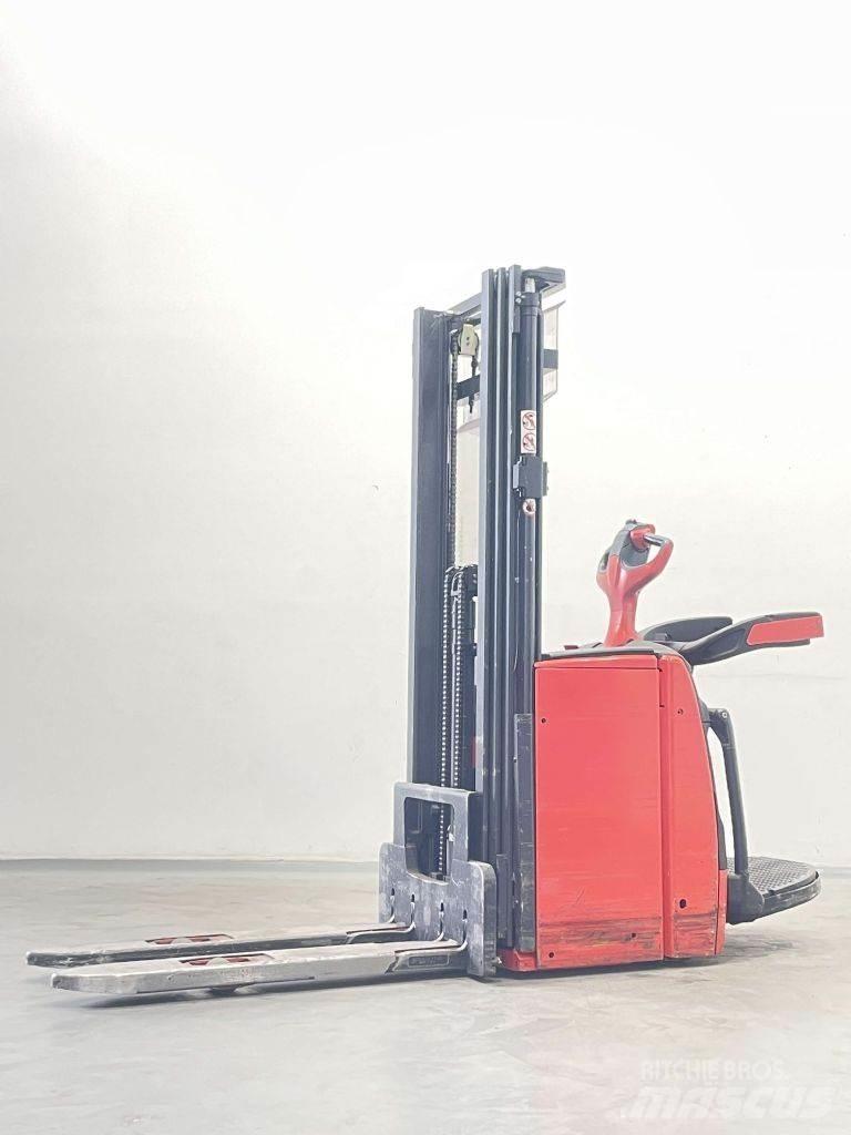 Linde L14AP-1173 Empilhador para operador externo